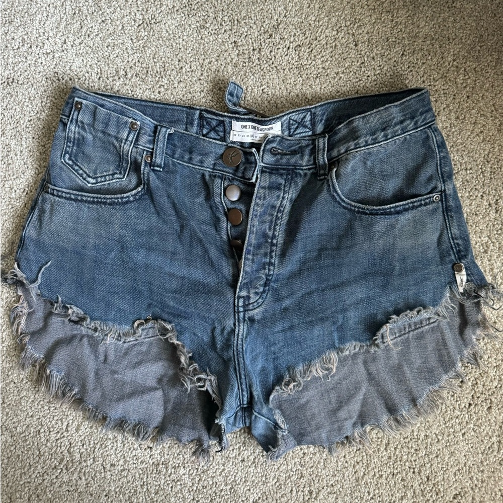 One Teaspoon Cutoff Shorts Le Wolves Fox Medium Wash